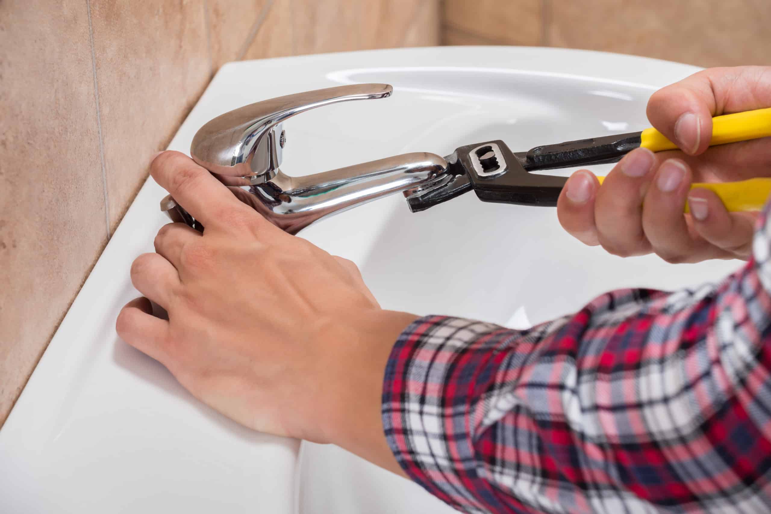 4 Common Bathroom Plumbing Repairs